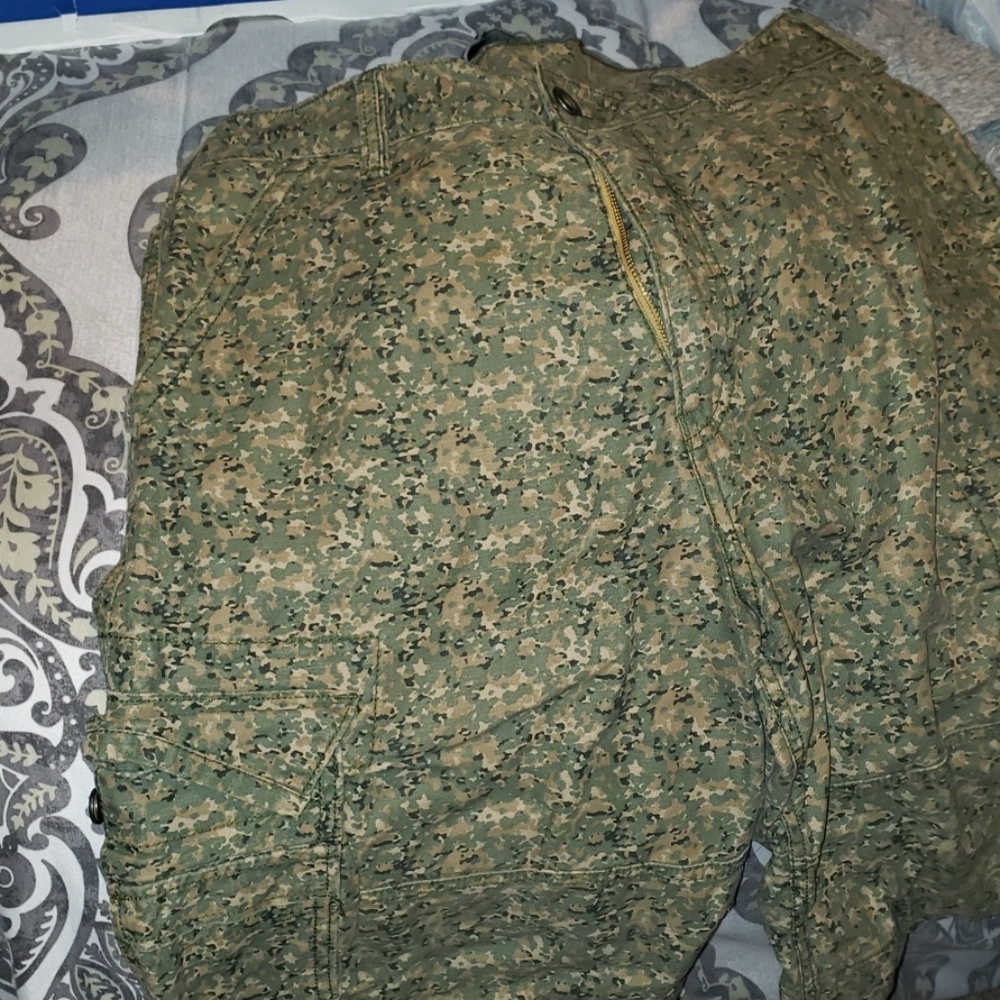 Cargo shorts, what everyone wants